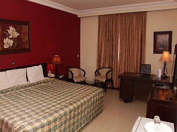 Agura Hotel Abuja Bagian luar foto